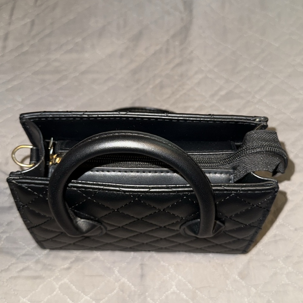 SHEIN Women’s Black Lightweight Quilted Double Handle Crossbody Square Bag - Picture 3 of 8